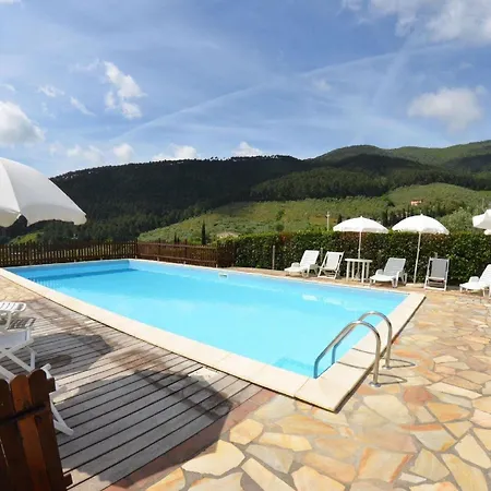 Beautiful Stone Mansion On The Hills Casa de Férias