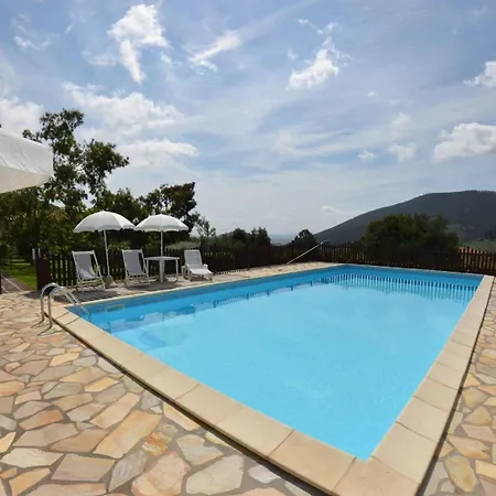 Beautiful Stone Mansion On The Hills Casa de Férias *